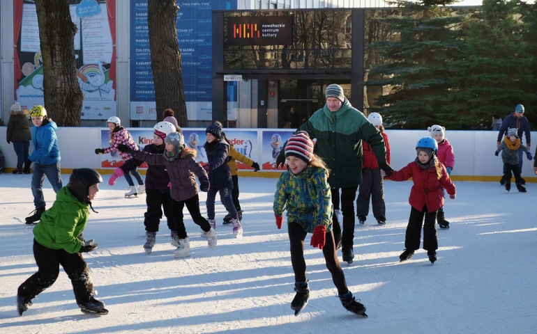 Szykujcie łyżwy! W Krakowie już powstaje lodowisko